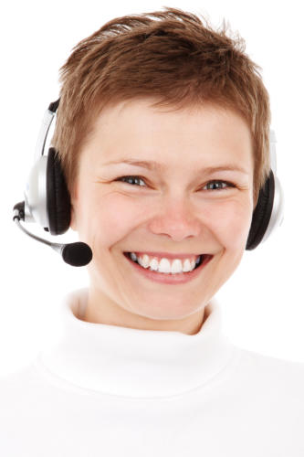 Junge Frau mit Headset